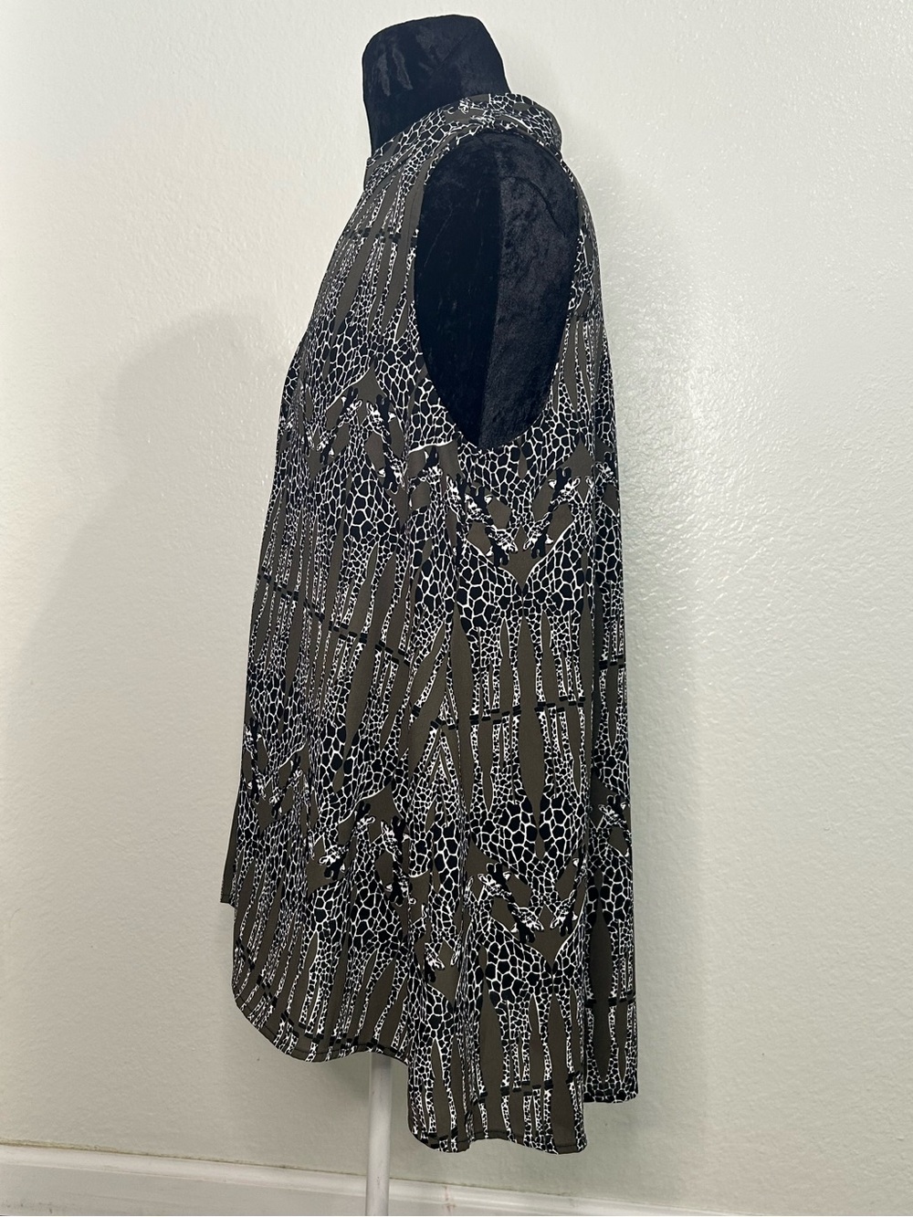 Alfani Giraffe Print Blouse Size 14 - Picture 2 of 8